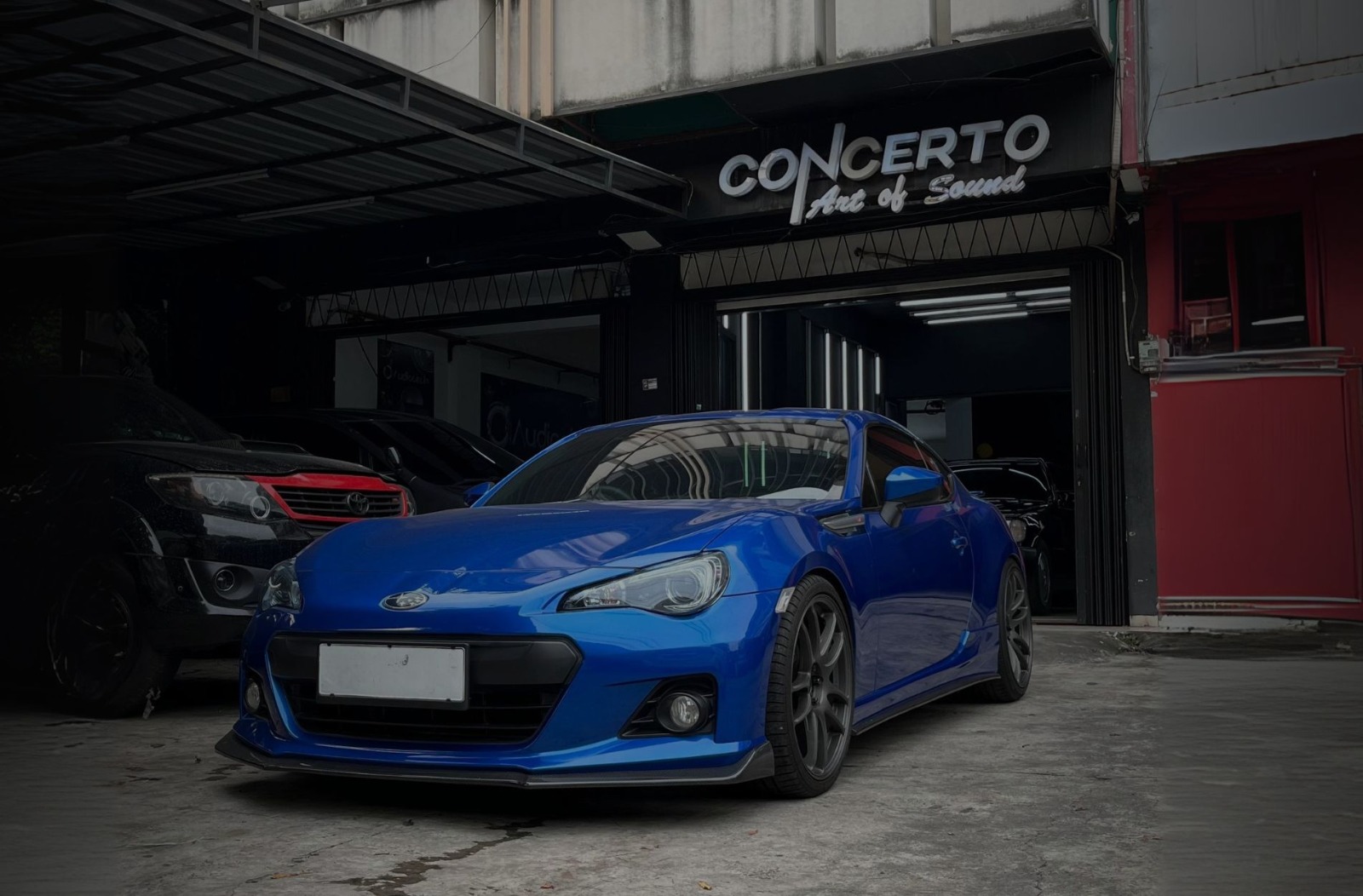 Mobil mewah dengan sound system